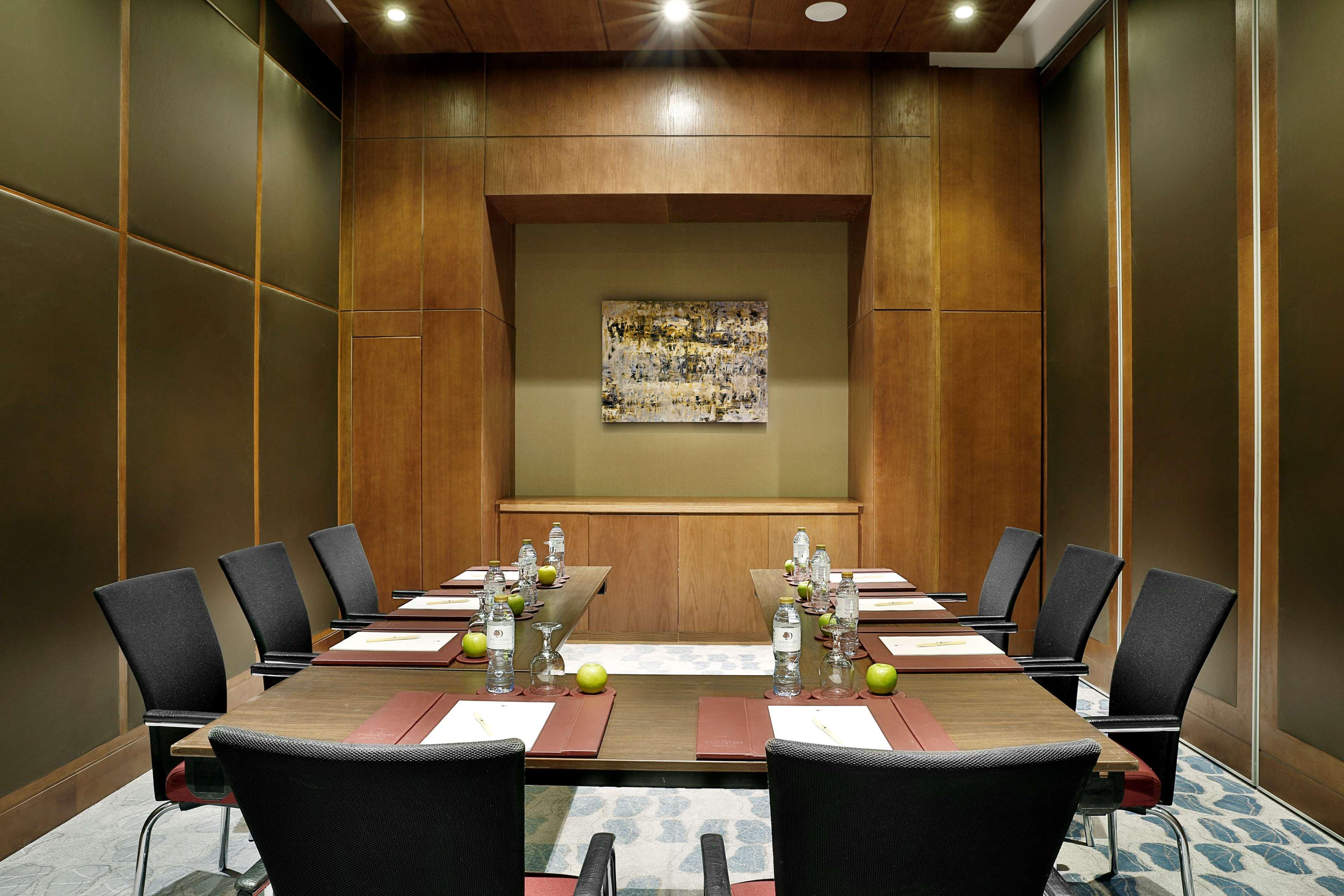 Doubletree By Hilton & Marjan Island Курортний комплекс 5*