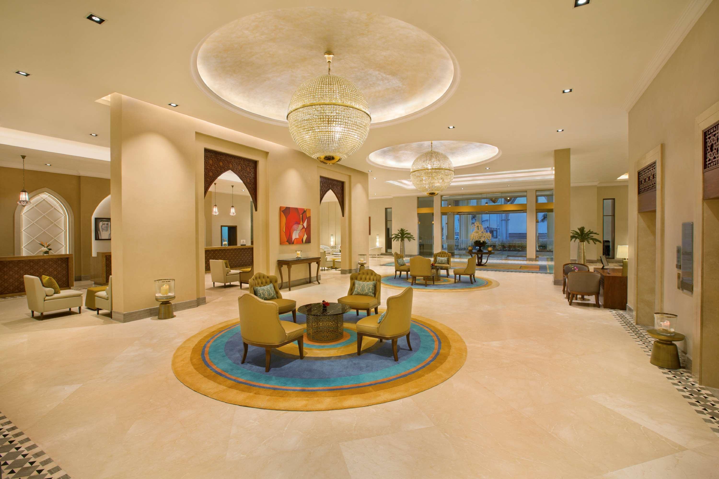 Курортний комплекс Doubletree By Hilton & Marjan Island 5*