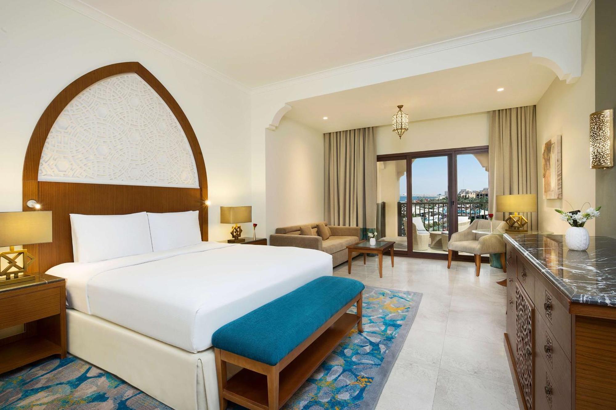 Doubletree By Hilton & Marjan Island Курортний комплекс