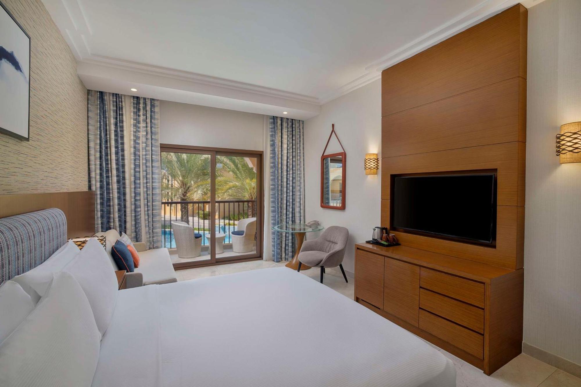 Курортний комплекс Doubletree By Hilton & Marjan Island Рас-ель-Хайма