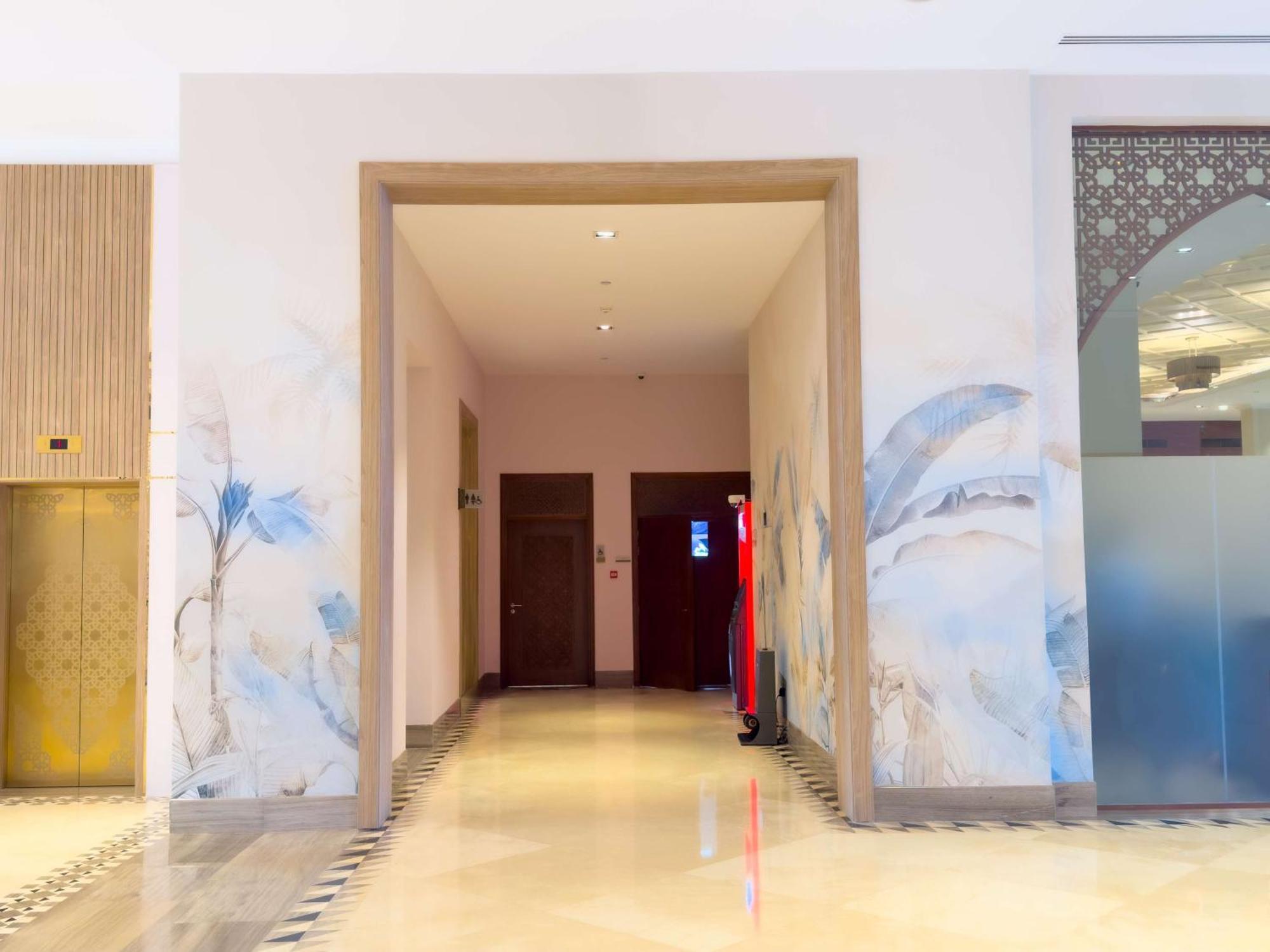 Курортний комплекс Doubletree By Hilton & Marjan Island
